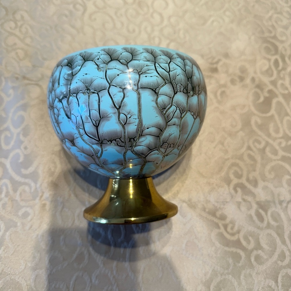Elegant Blue and Gold Decorative Bowl
